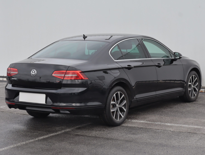 Volkswagen Passat, 2015