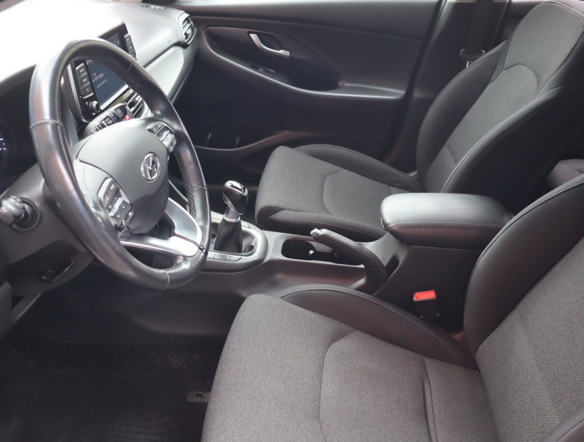Hyundai i30, 2021