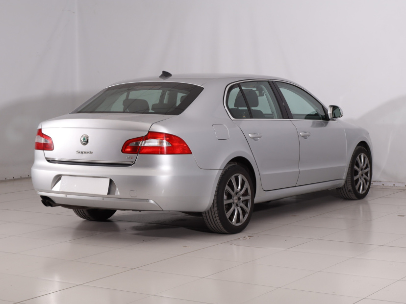 Škoda Superb, 2009