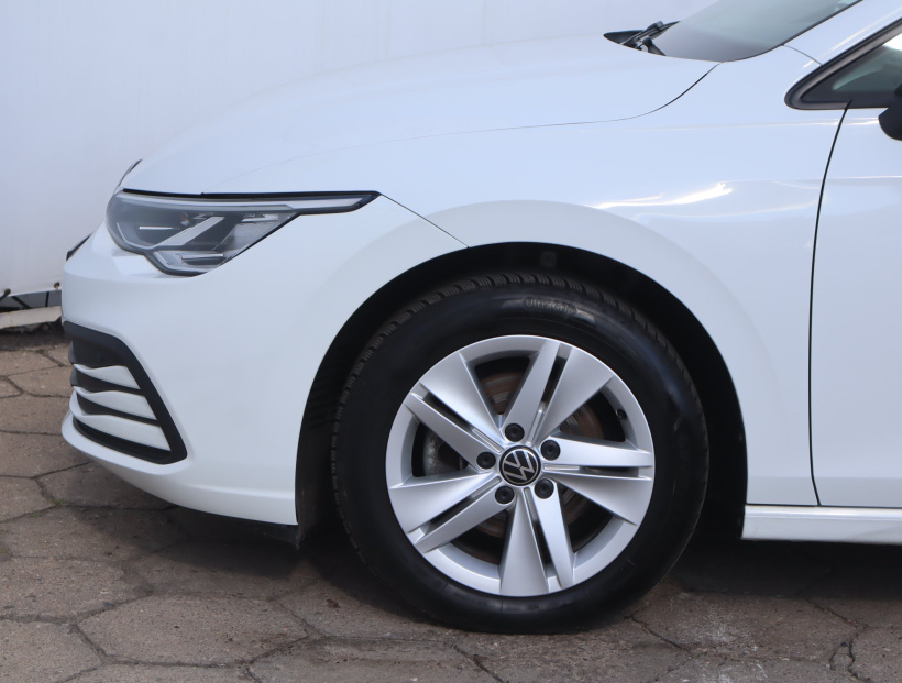 Volkswagen Golf, 2023