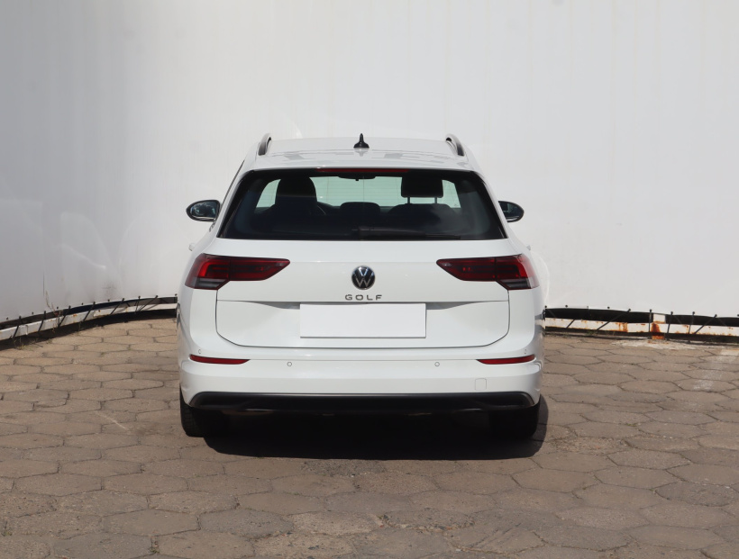 Volkswagen Golf, 2023