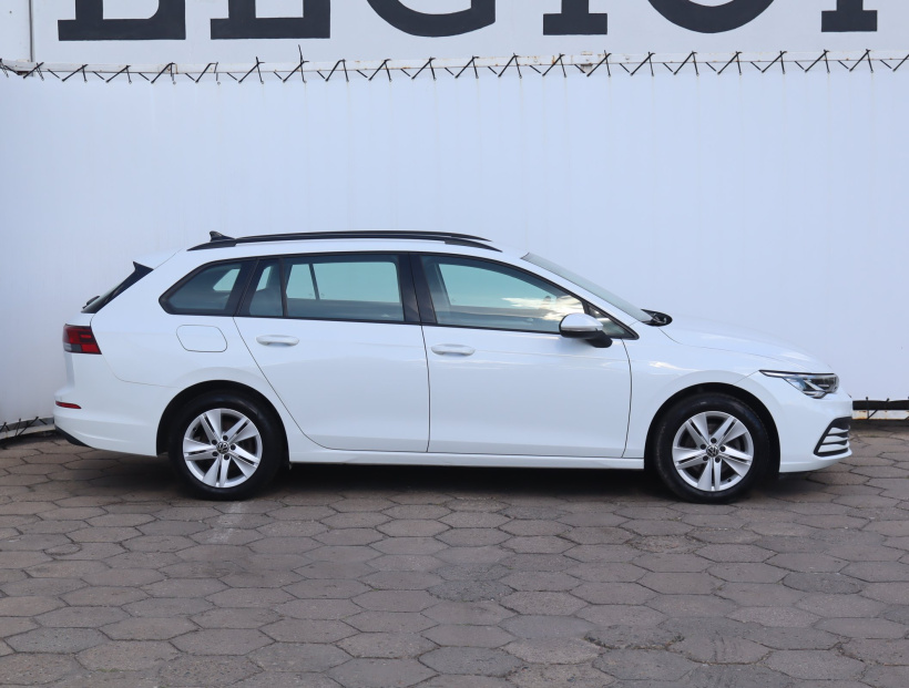 Volkswagen Golf, 2023