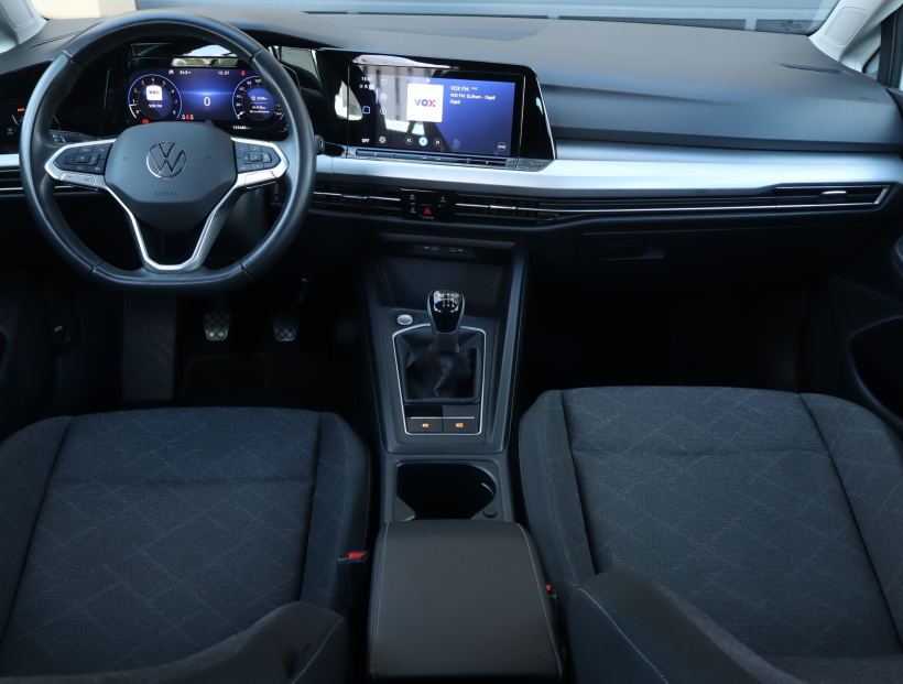 Volkswagen Golf, 2023