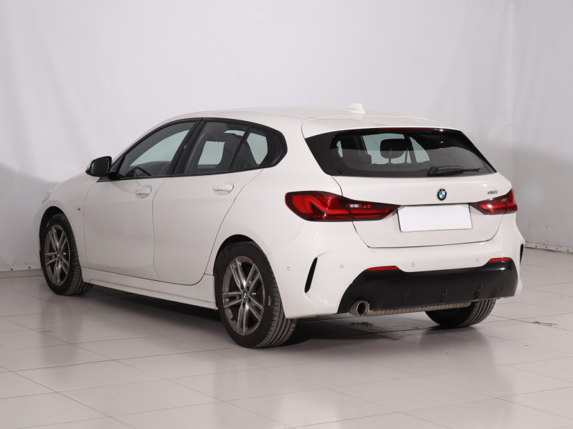 BMW 1, 2021