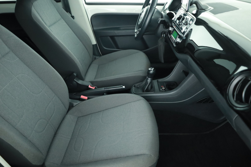 Volkswagen Up!, 2015