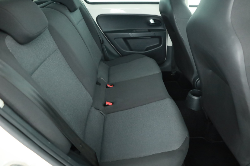 Volkswagen Up!, 2015