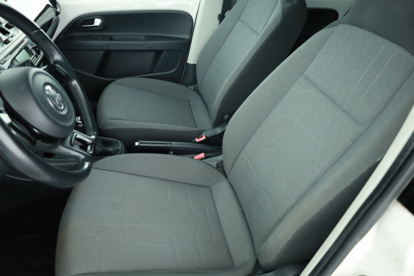 Volkswagen Up!, 2015
