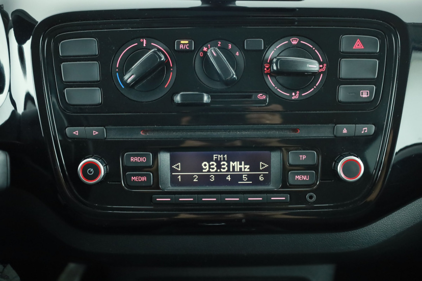 Volkswagen Up!, 2015