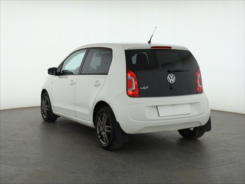 Volkswagen Up!, 2015