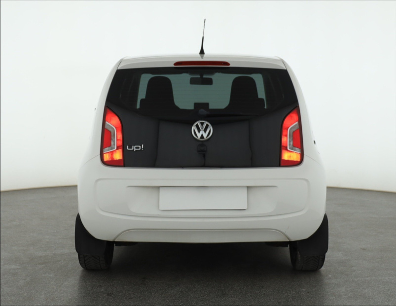 Volkswagen Up!, 2015