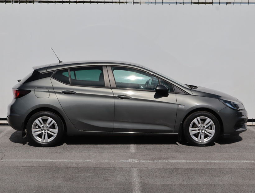 Opel Astra, 2020
