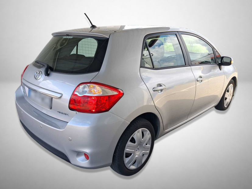 Toyota Auris, 2011