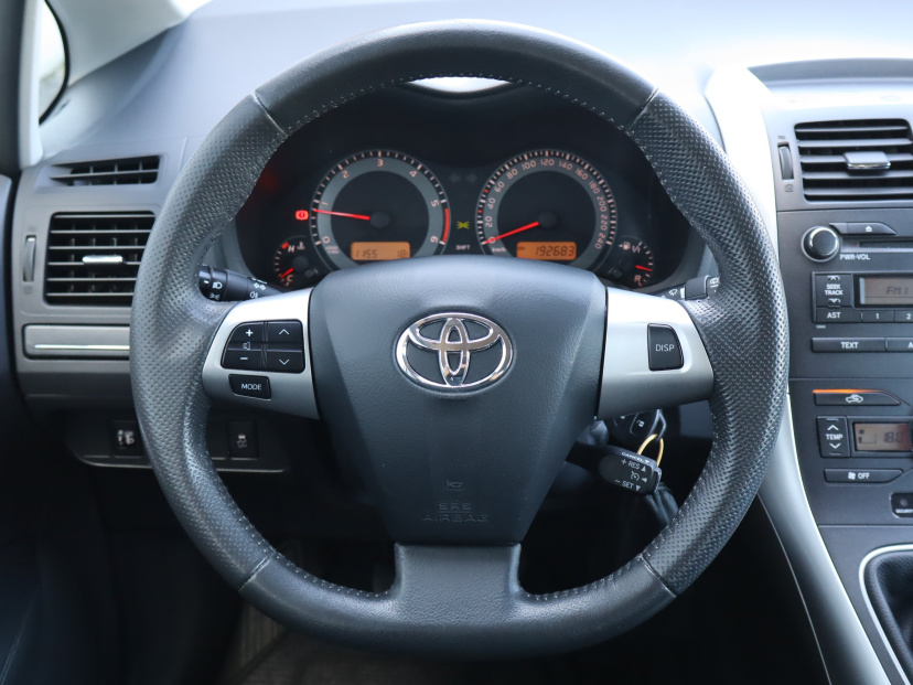 Toyota Auris, 2011