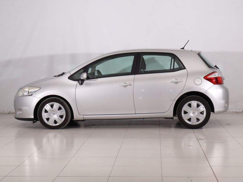 Toyota Auris, 2011