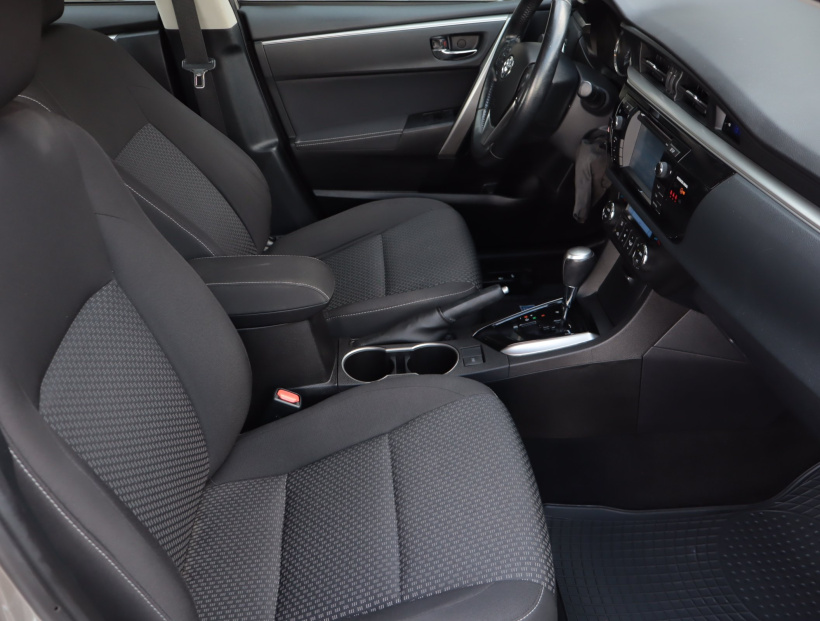 Toyota Corolla, 2015