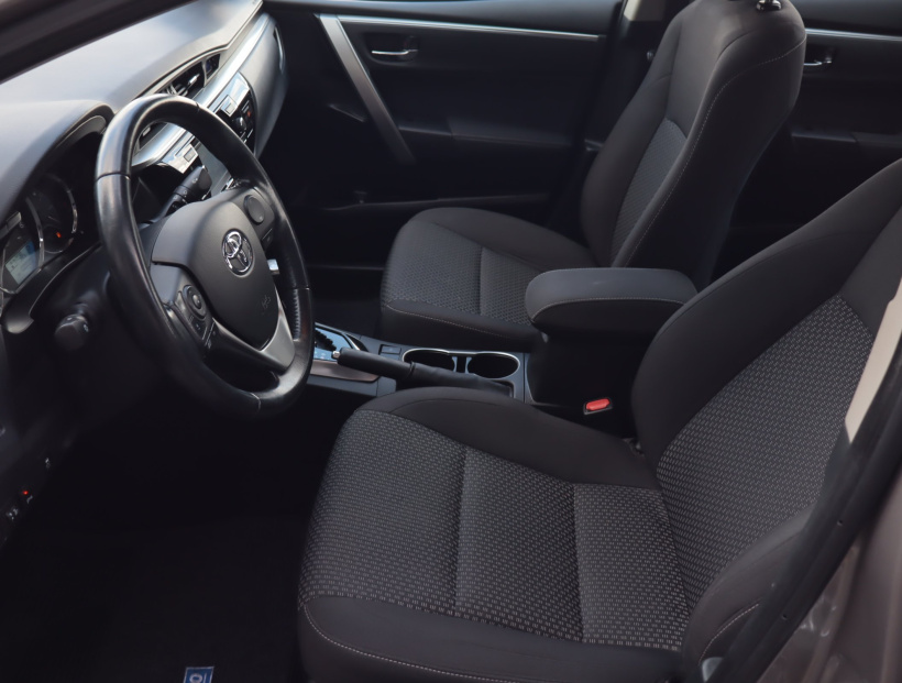 Toyota Corolla, 2015