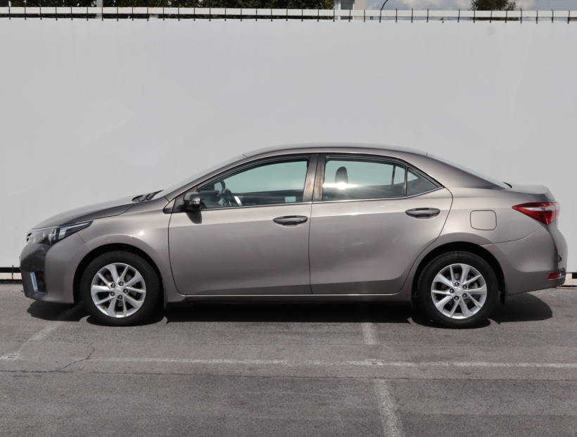 Toyota Corolla, 2015