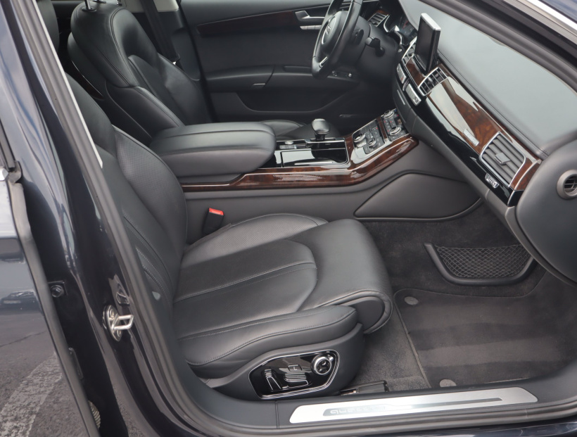 Audi A8, 2015