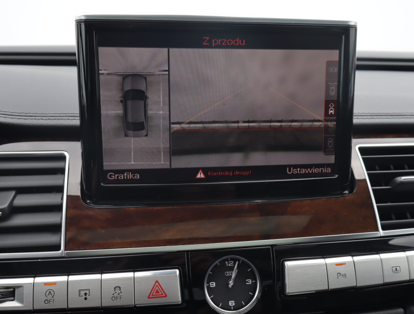 Audi A8, 2015