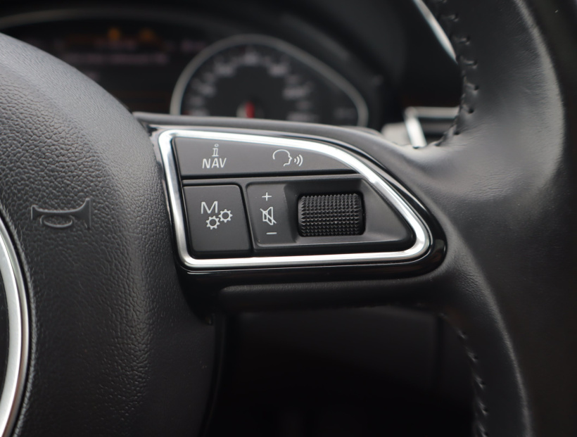 Audi A8, 2015