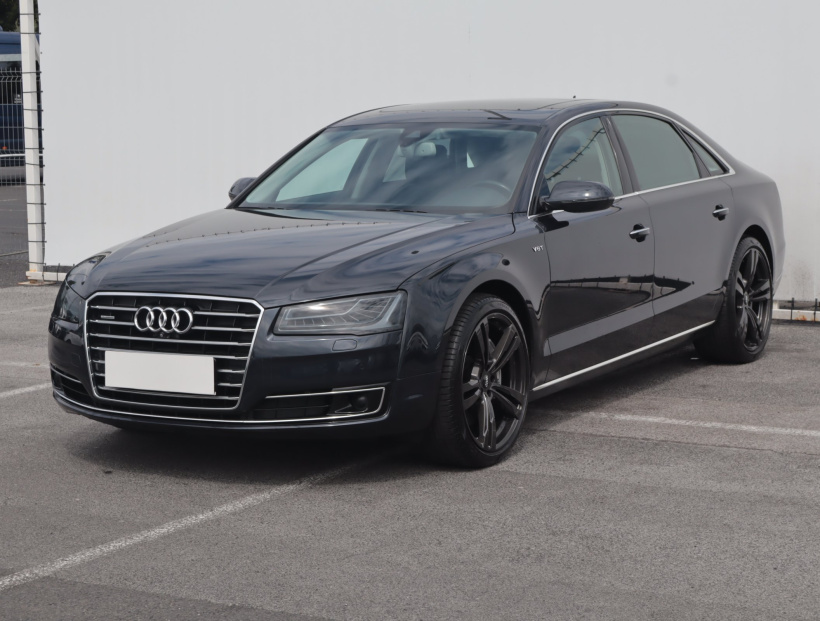 Audi A8, 2015