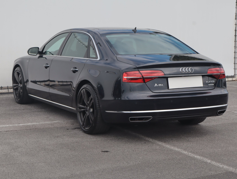 Audi A8, 2015