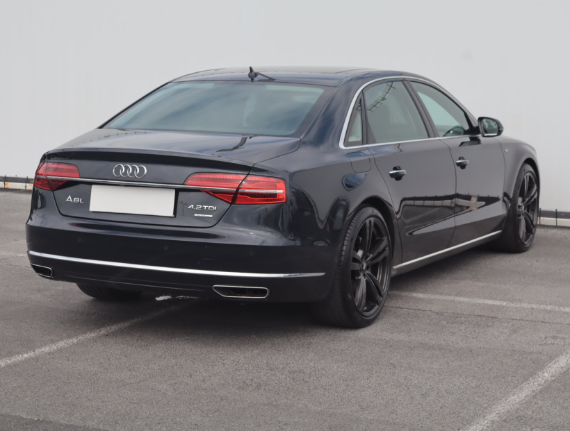 Audi A8, 2015