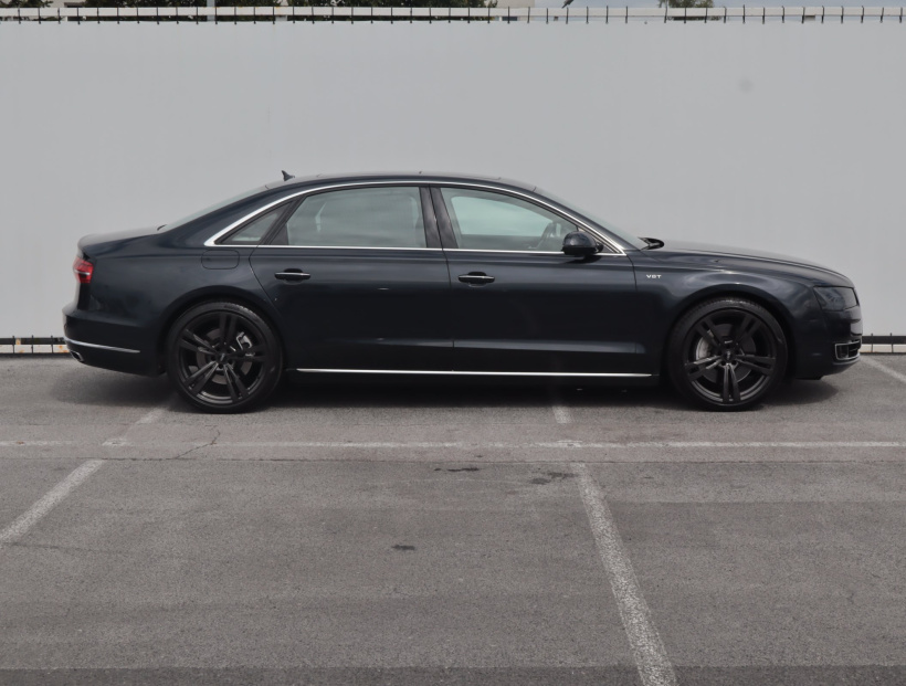 Audi A8, 2015