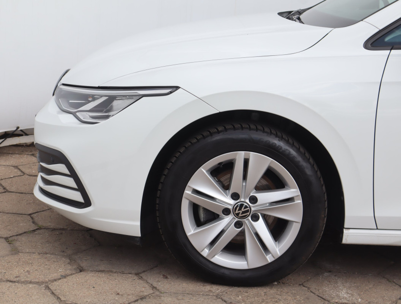 Volkswagen Golf, 2023