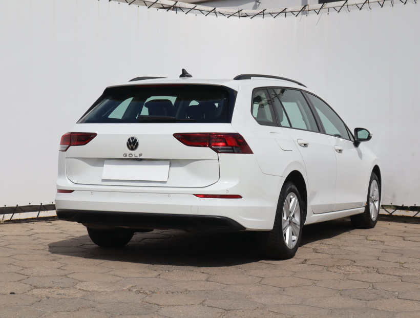Volkswagen Golf, 2023