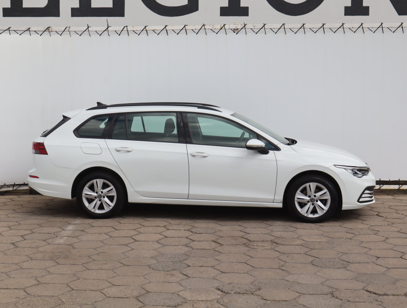 Volkswagen Golf, 2023