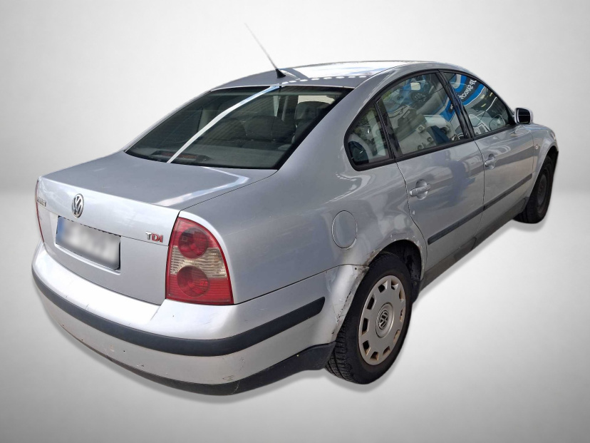 Volkswagen Passat, 2001