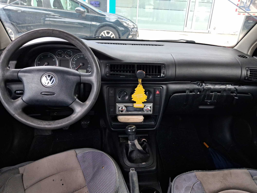 Volkswagen Passat, 2001