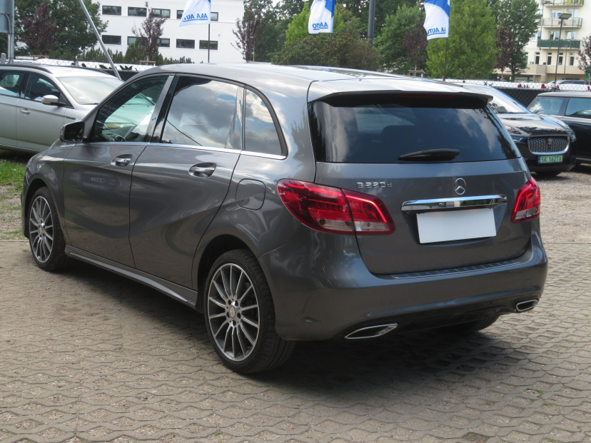 Mercedes-Benz B, 2015