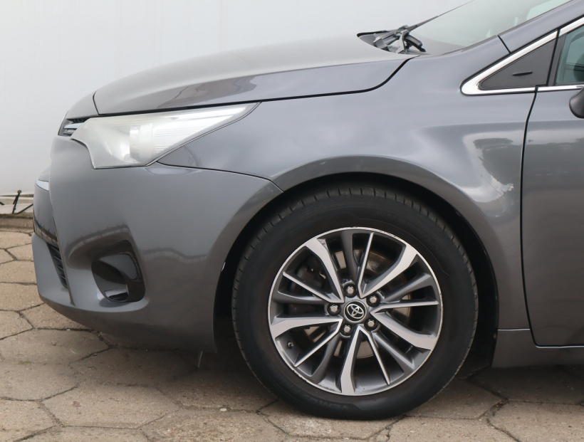 Toyota Avensis, 2015