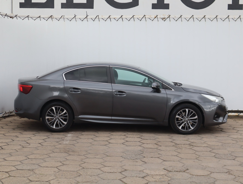 Toyota Avensis, 2015