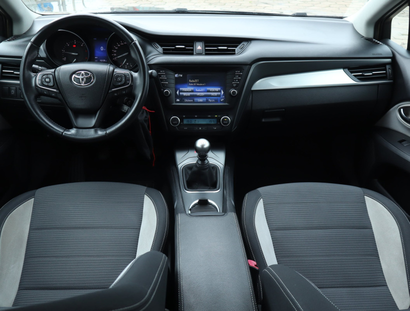 Toyota Avensis, 2015
