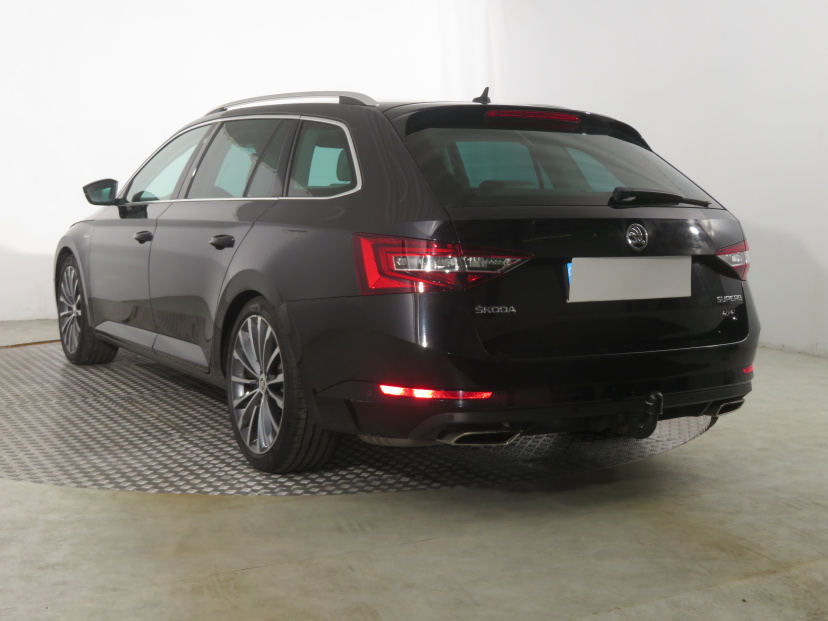 Škoda Superb, 2016