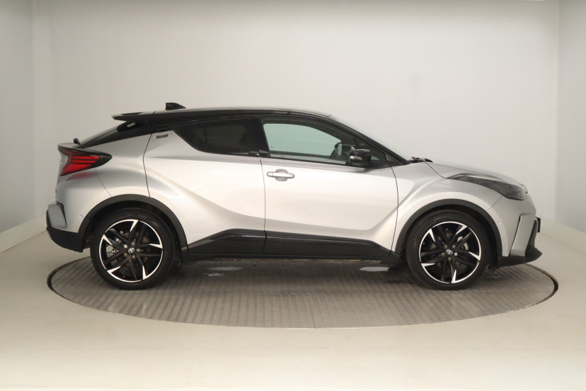 Toyota C-HR, 2022