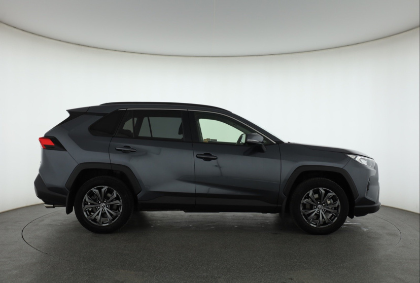Toyota RAV 4, 2022