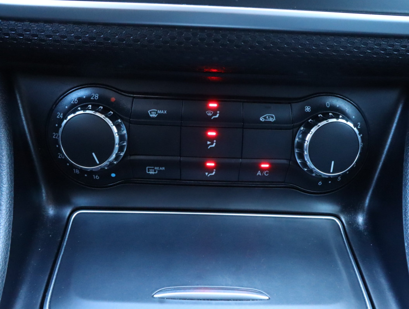 Mercedes-Benz A, 2016