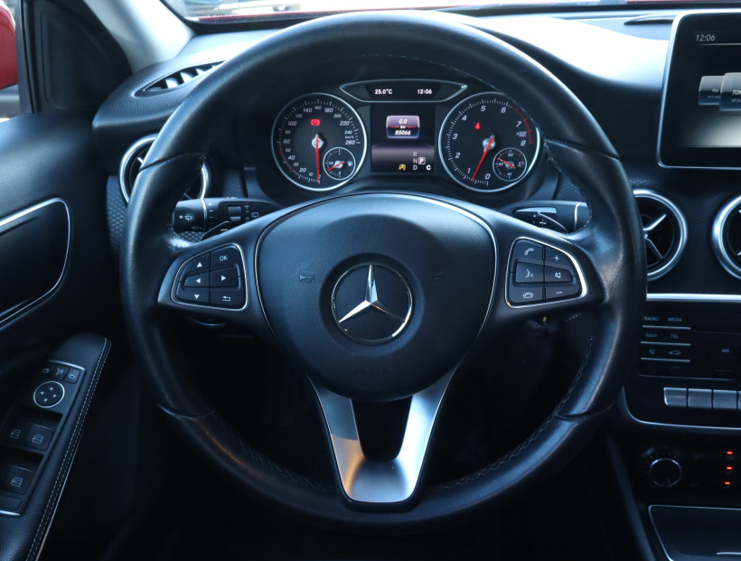 Mercedes-Benz A, 2016