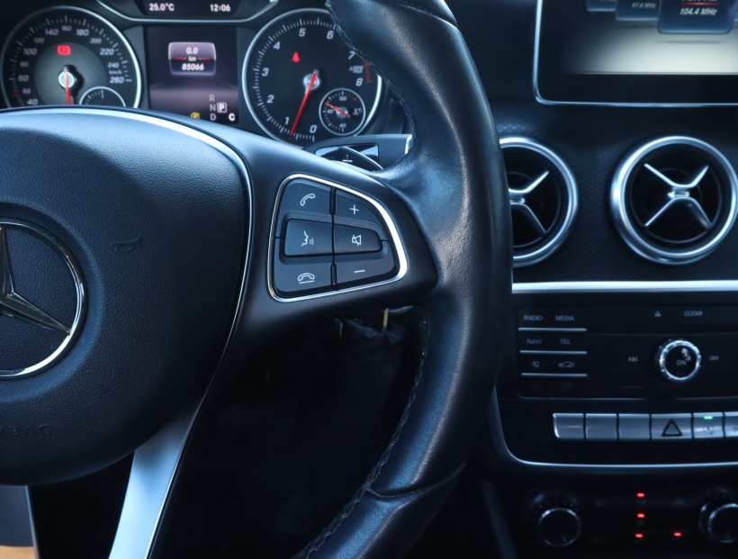 Mercedes-Benz A, 2016