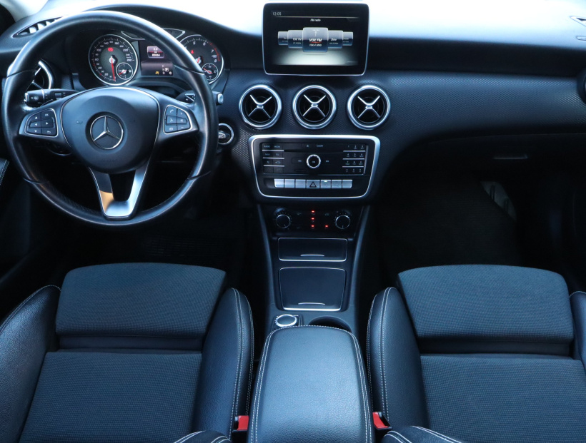 Mercedes-Benz A, 2016