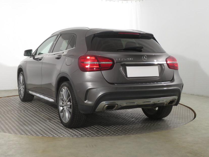 Mercedes-Benz GLA, 2020