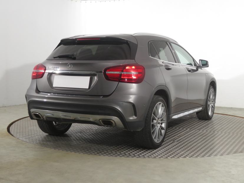 Mercedes-Benz GLA, 2020