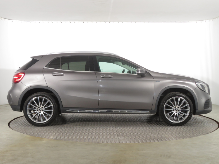 Mercedes-Benz GLA, 2020