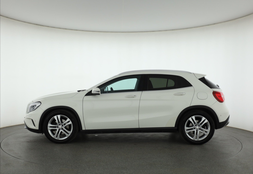 Mercedes-Benz GLA, 2016