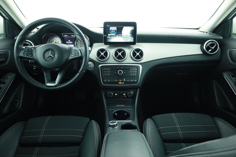 Mercedes-Benz GLA, 2016