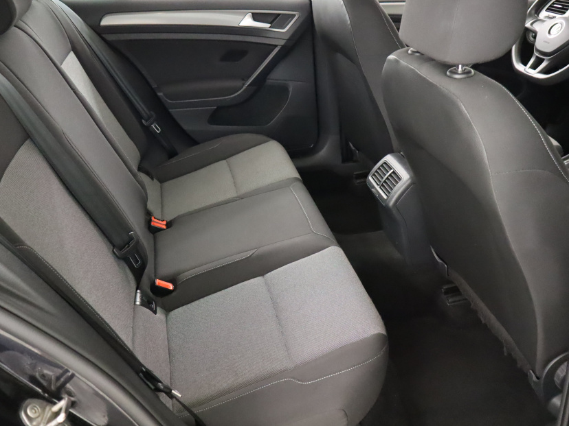 Volkswagen Golf, 2015
